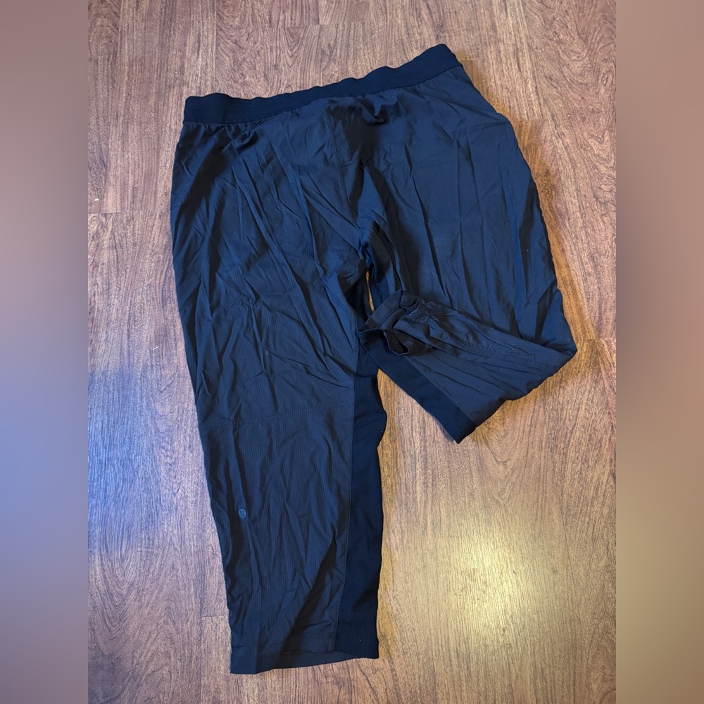 Lululemon Dance studio crop pants - Picture 2 of 3